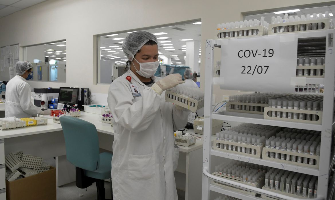 Covid-19: Brasil passa de 9 milhões de casos